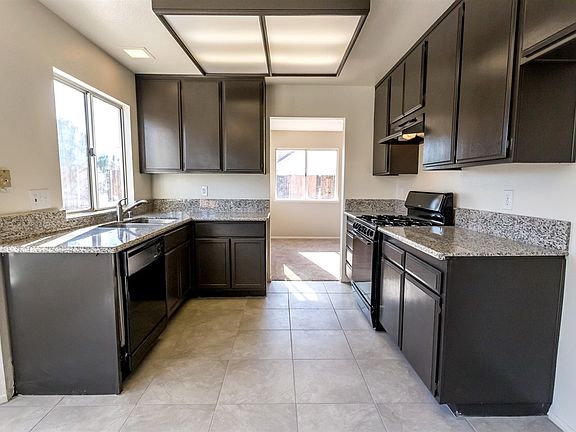 3rd image of 44224 Sea Breeze Ln