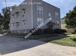 715 SW 11th St #4, Topeka, KS 66612