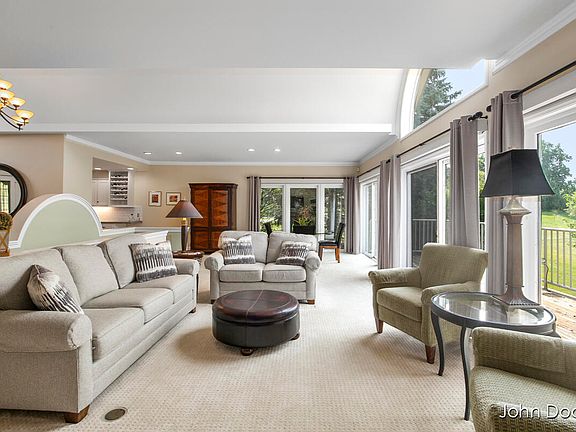 5th image of 3365 Charlevoix Dr SE