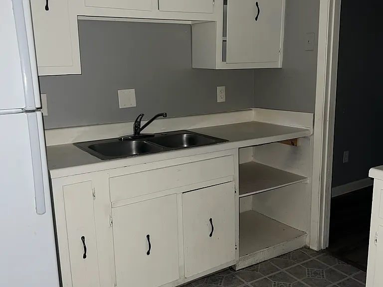 2783 Beverly Hills Rd #7 — Photo 4