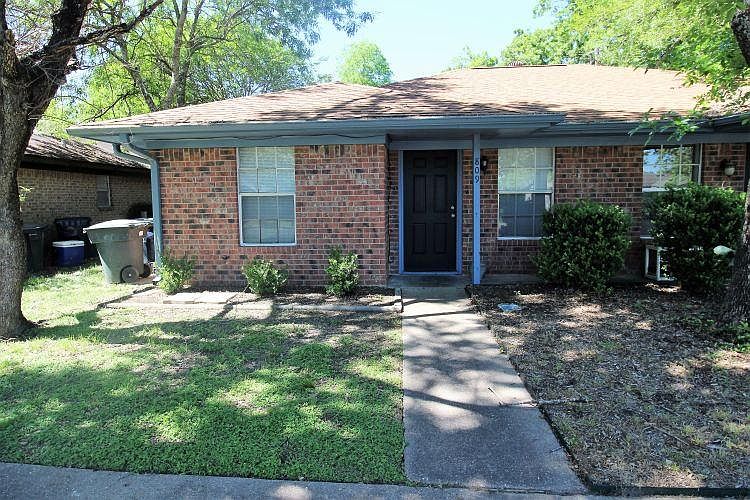 1st image of 703 Llano Pl