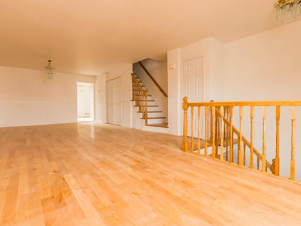 2nd image of 32 Field St Floor 2
