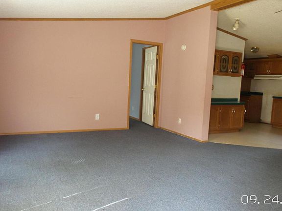 5th image of 867 E James St