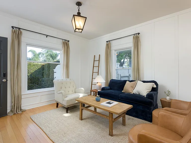 306 W De La Guerra St — Photo 6