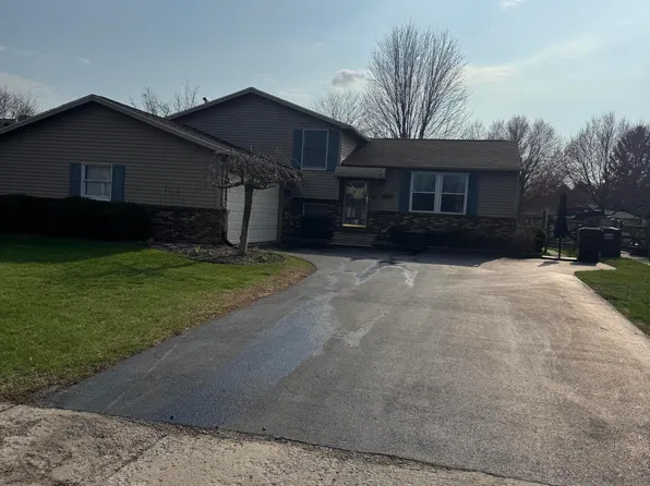 2214 Denton Ln, Maumee, OH 43537