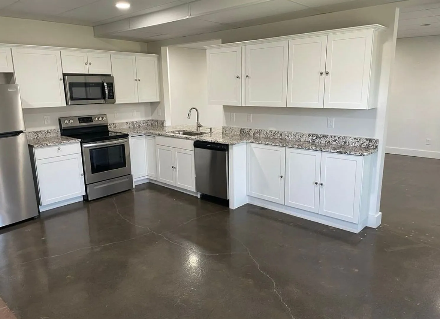 3089 Pandapas Pond Rd — Photo 2