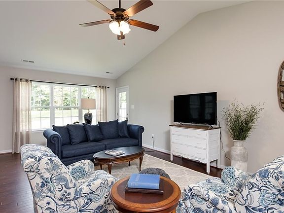 5th image of 56 Hobbs Hole Ln