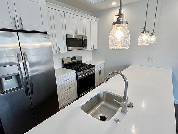 5th image of 1337 N Franklin St #2B