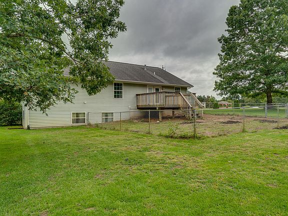3rd image of 31920 Pawton Ln