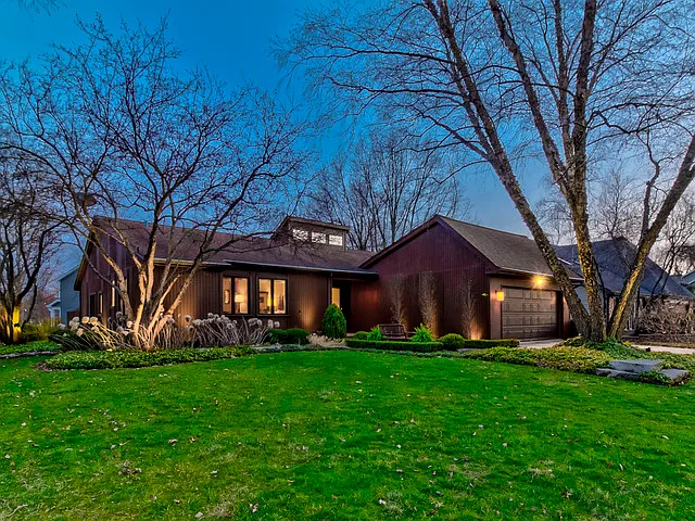 2319 Oak Hill Dr photo 1