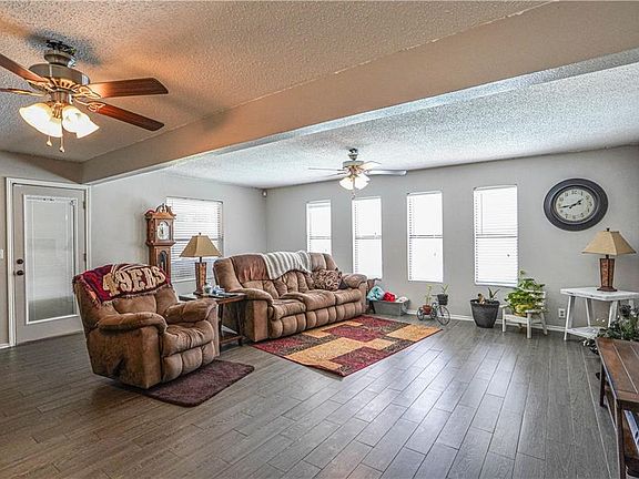 5th image of 429 La Quinta Cir S