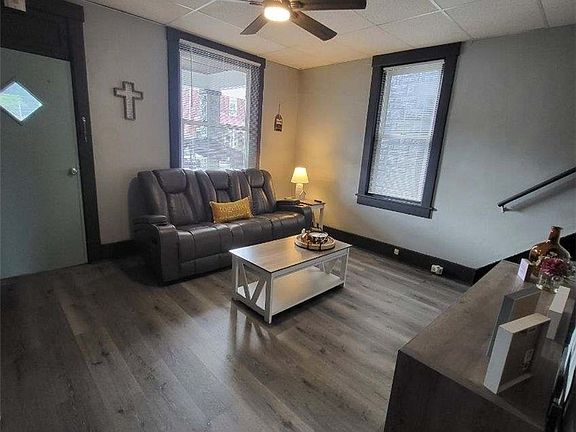 2nd image of 641 Bell St