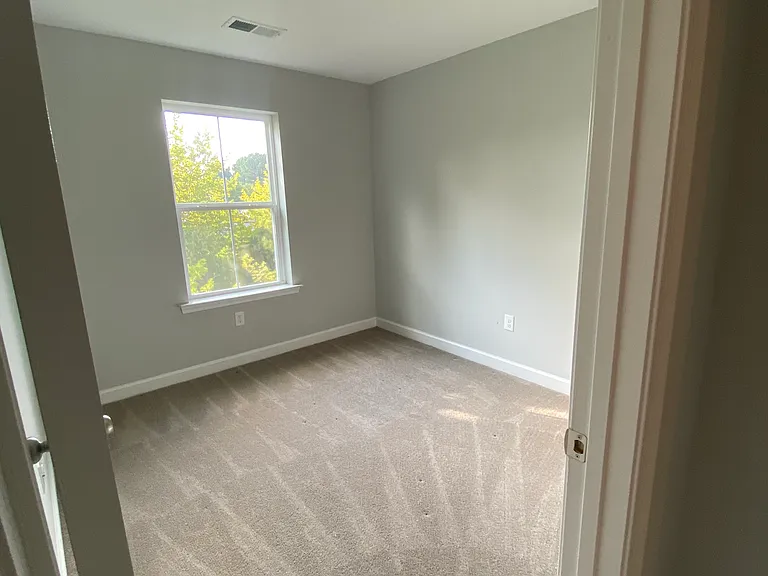 304 Bethune Dr — Photo 16