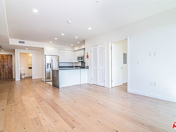 4th image of 105 S Mariposa Ave APT 409