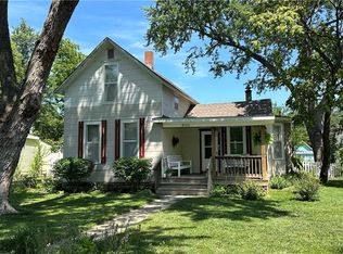 609 S Willow St, Ottawa, KS 66067