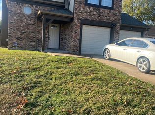 318 Spanish Moss Dr, Arlington, TX 76018