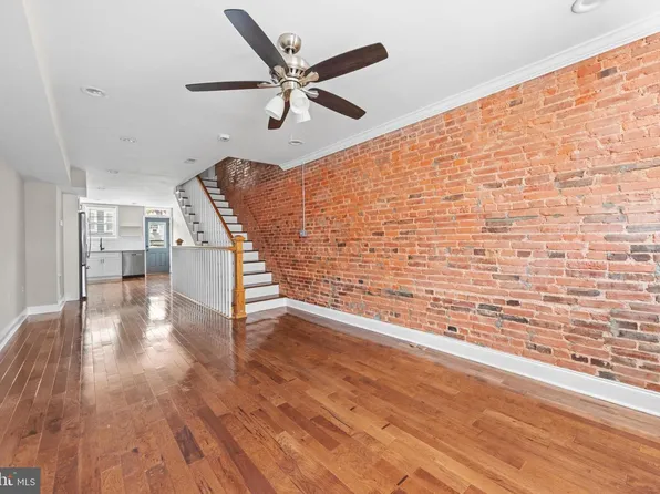 808 S Curley St, Baltimore, MD 21224