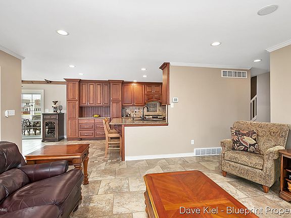 4th image of 12813 Theris Dr