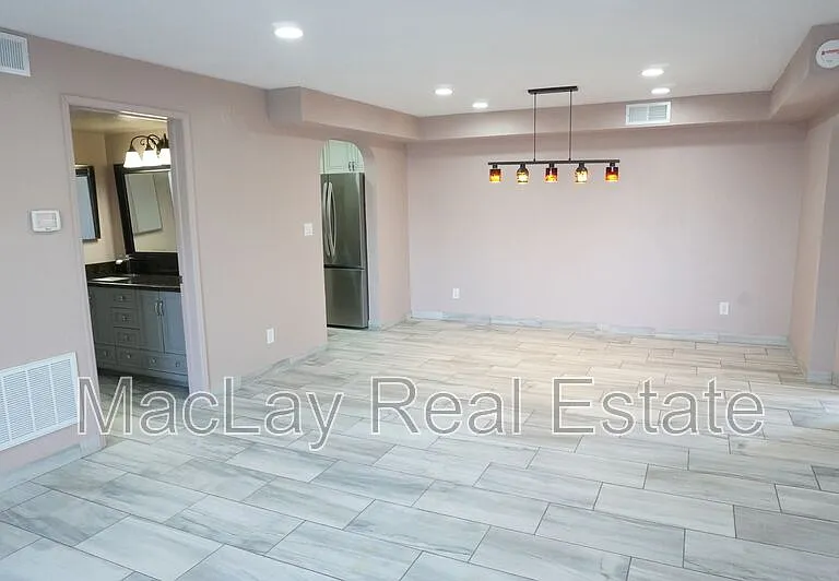 10444 N 69th St #107 — Photo 14