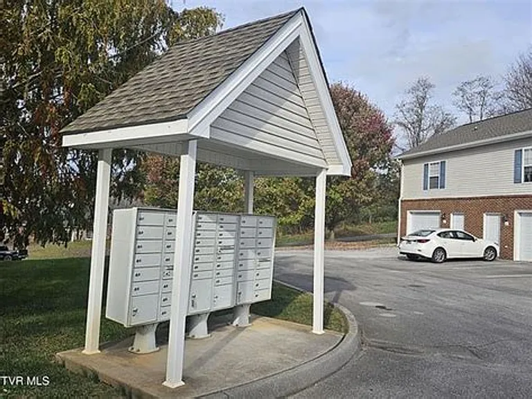 405 Christian Church Rd — Photo 3