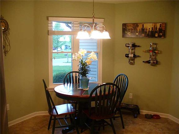 5th image of 7212 Bracken Ln