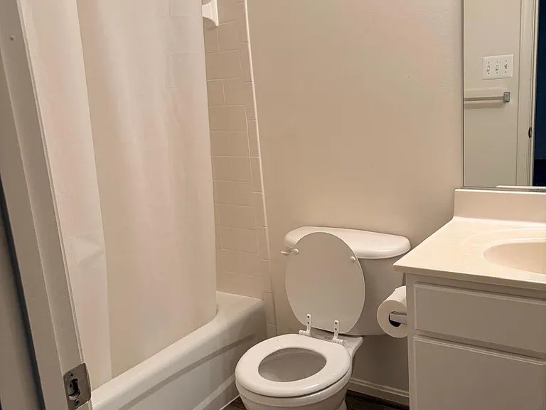 21784 Oakville Ter — Photo 20