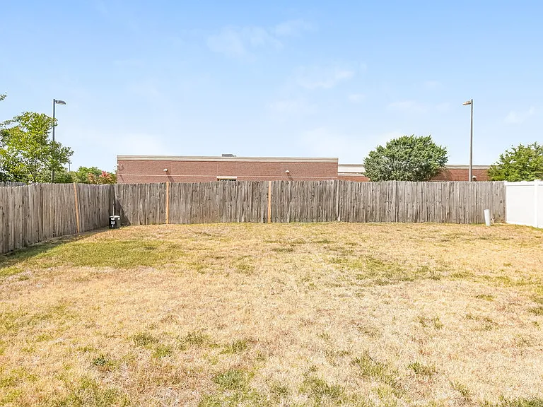 3115 Teodoro Dr — Photo 20