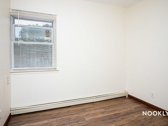 5th image of 224 Cornelia St #2E