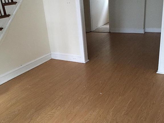 2nd image of 536 E Ashmead St