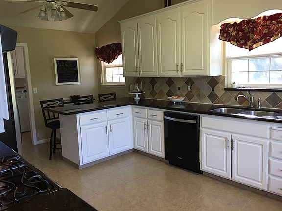 4th image of 1672 Sussex Ct