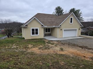 42 Cornell Dr, Minford, OH 45653