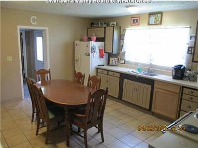 4th image of 3260 Moles Dr