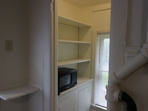 2nd image of 1011 Clara Ave