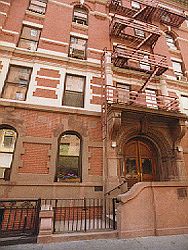5th image of 40 Washington Sq S #1