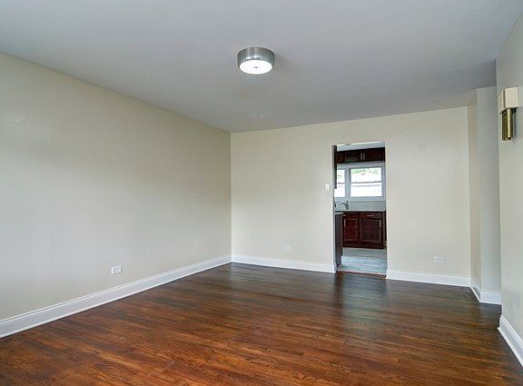 4th image of 127 E Lincoln Ave