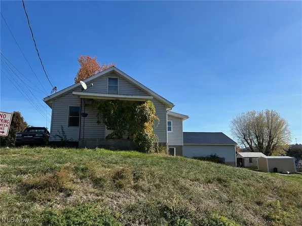 706 Ferry St, Beverly, OH 45715