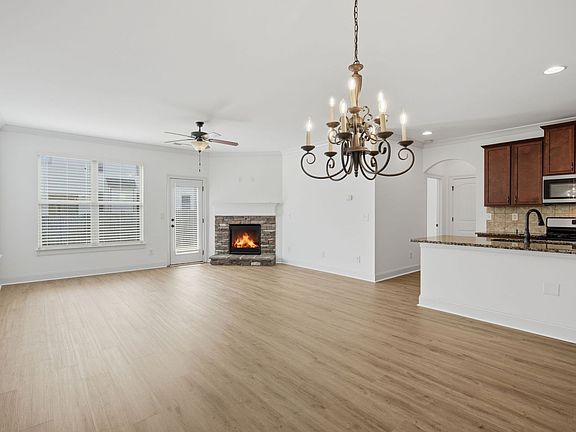 3rd image of 5060 Rialto Way