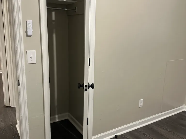 10 Bedroom 1 Closet