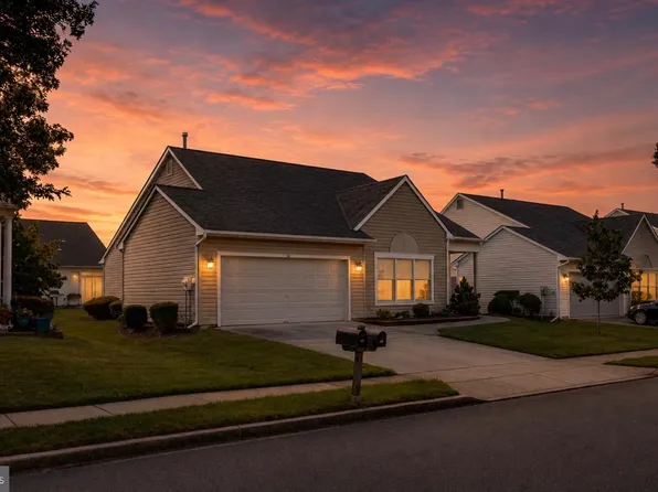 62 Lantern Ln, Columbus, NJ 08022