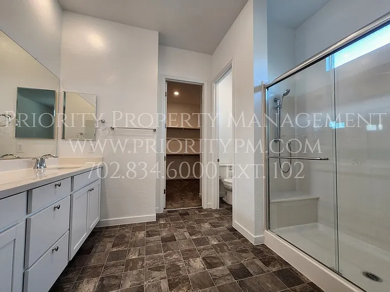 684 Sunray Park St — Photo 6