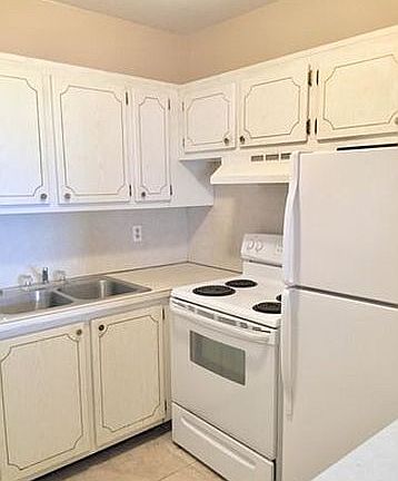 3rd image of 119 Waltham E