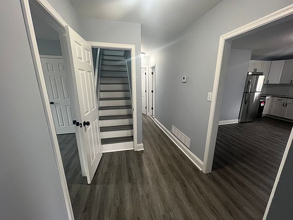 4th image of 231 Adams St #B