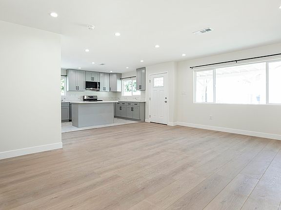 3rd image of 14801 1/2 Polk St