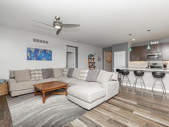 3rd image of 412 Carini Court St