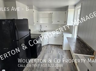 688 Knowles Ave #B, Southampton, PA 18966