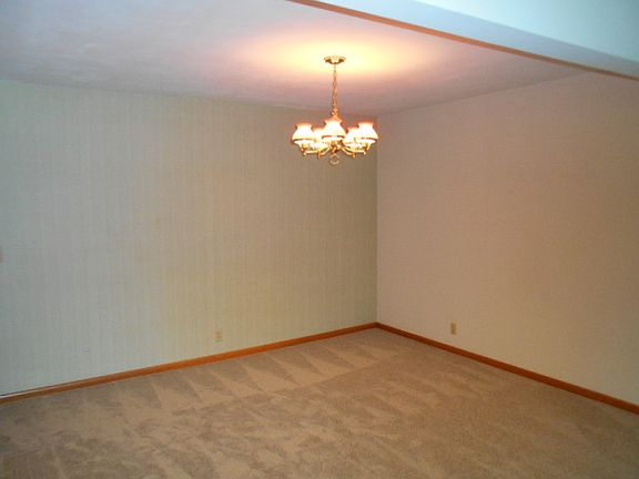 5th image of 621 Blue Bonnet Dr