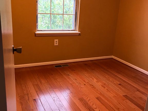 3rd image of 2527 Doverhill Ct