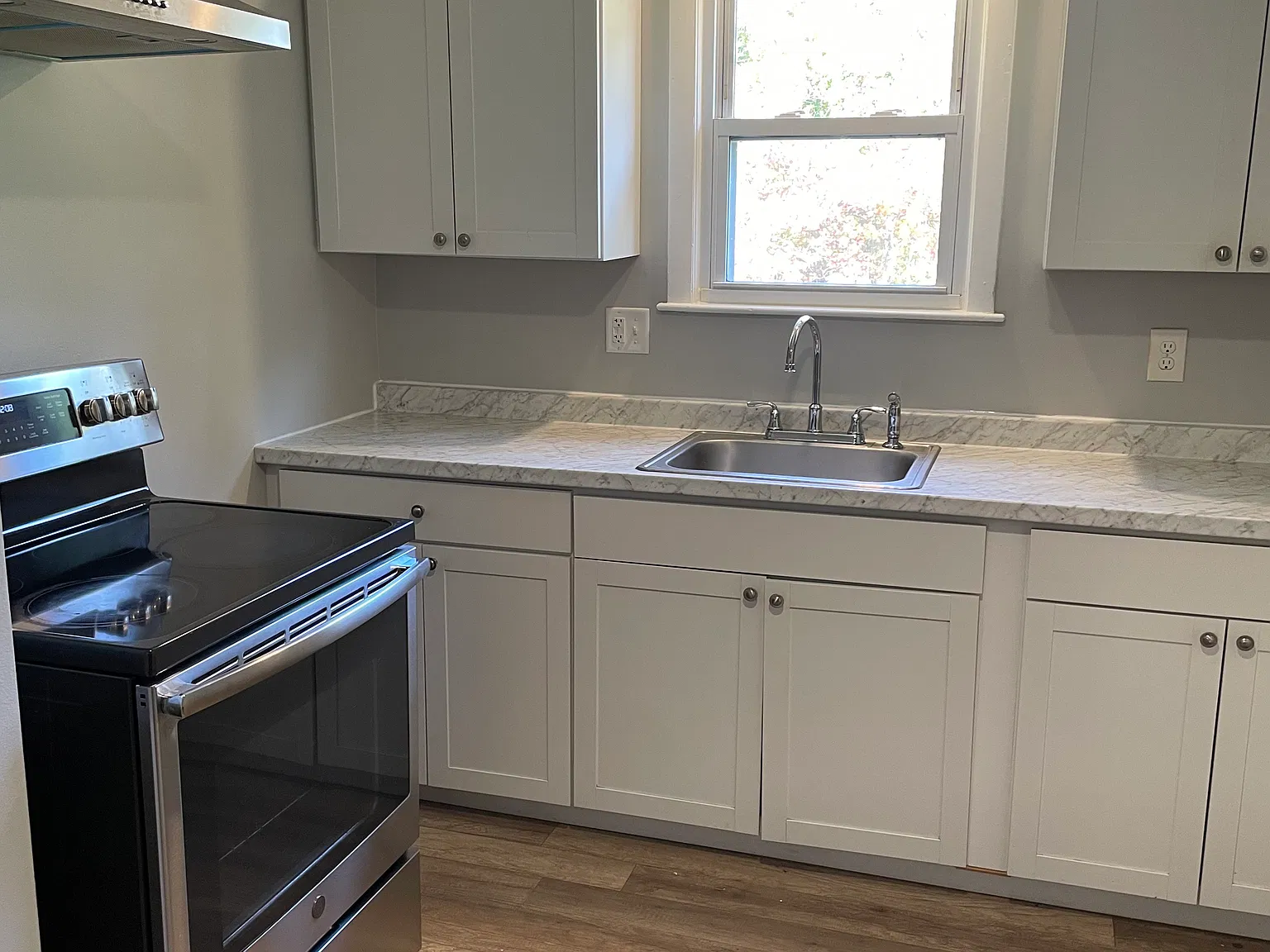 2 bed, 750 sqft, $2,100 — Photo 2