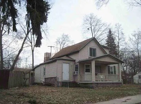 135 Barnett St NE photo 1