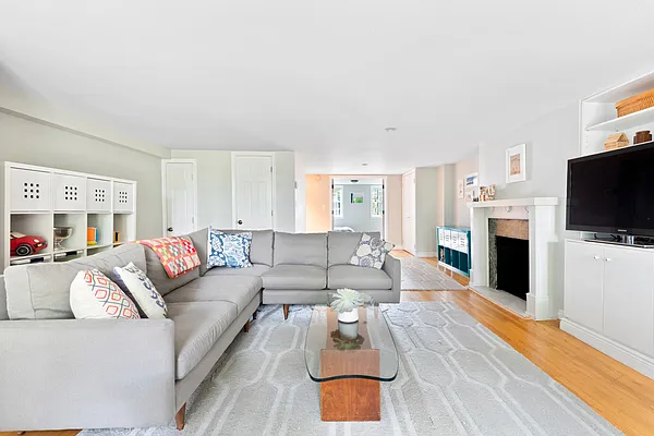 Sold by Compass | media 18